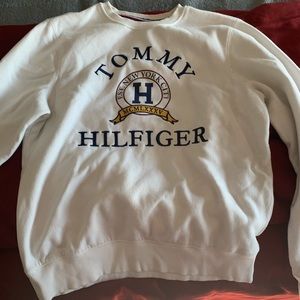 Tommy Hilfiger sweatshirt! Size small